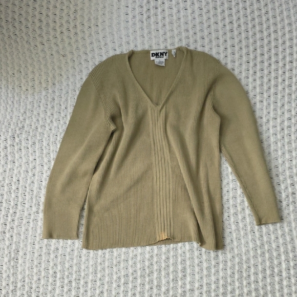 Dkny Sweaters - DKNY Women's V-Neck Ribbed Sweater in Light Khaki